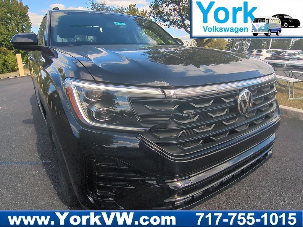 2026 Volkswagen Atlas Cross Sport 2.0T SEL R-Line Black
