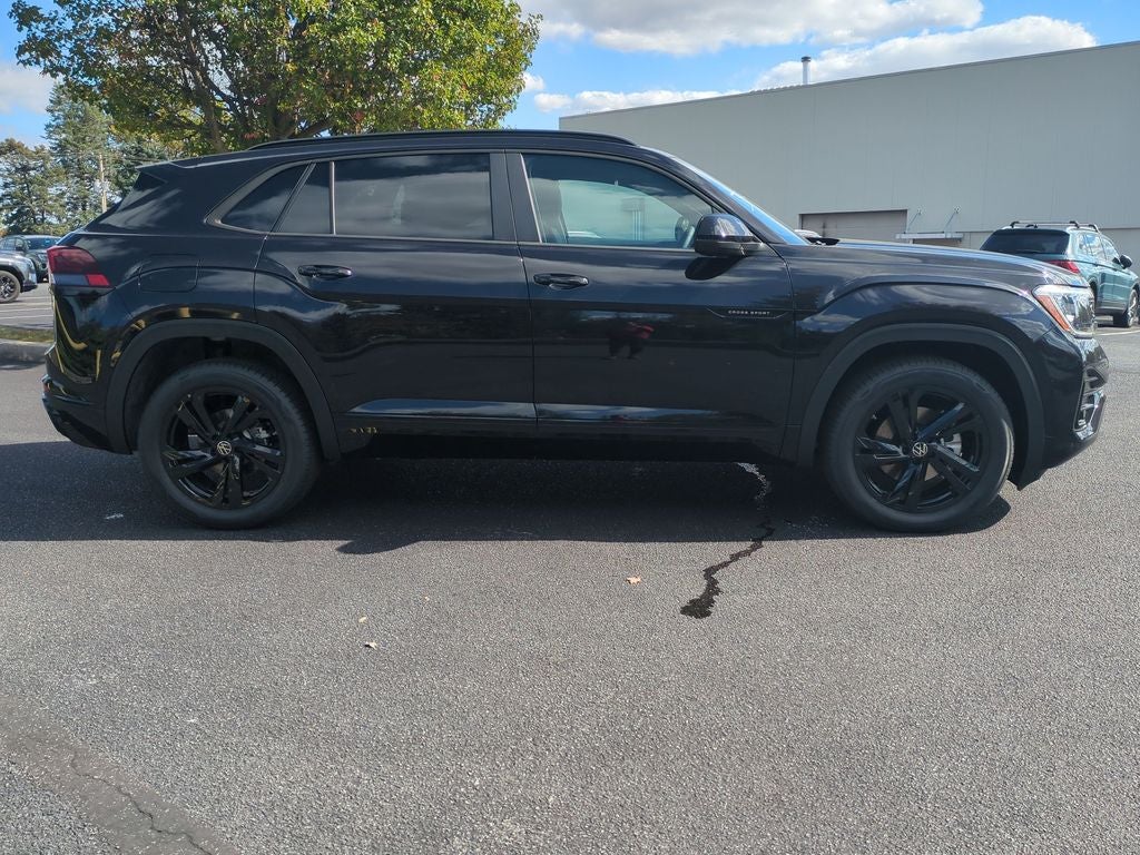 2026 Volkswagen Atlas Cross Sport 2.0T SEL R-Line Black