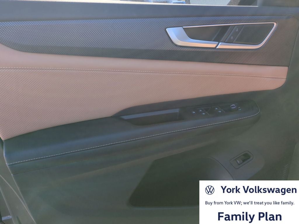 2026 Volkswagen Atlas Cross Sport 2.0T SEL R-Line Black