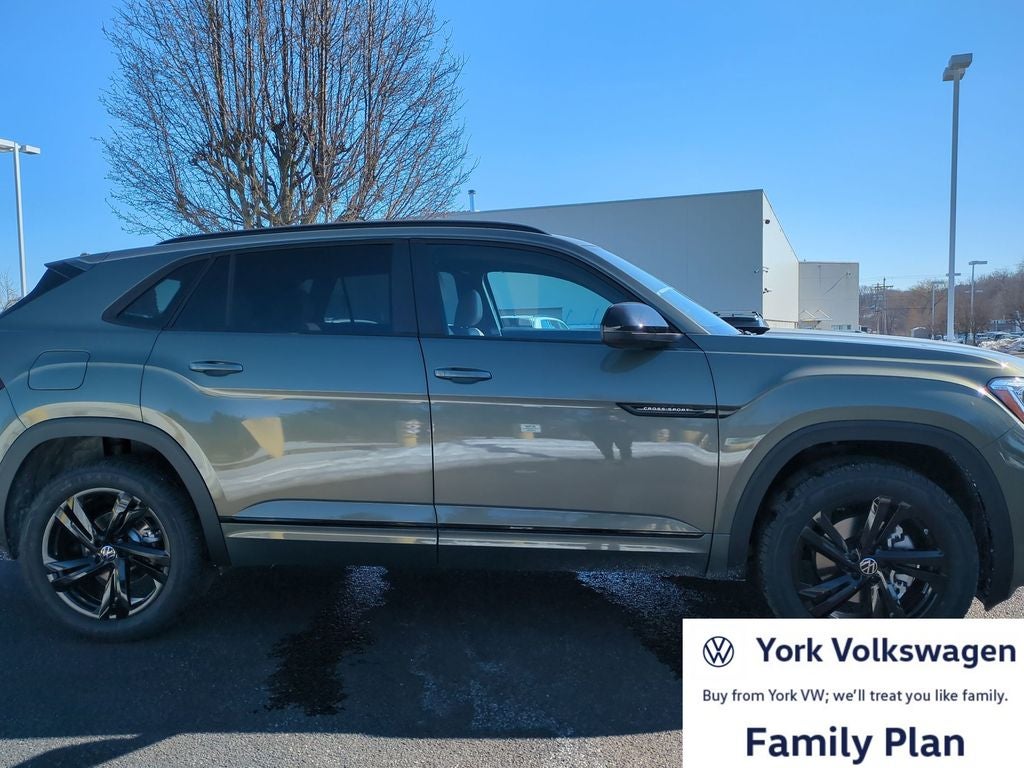 2026 Volkswagen Atlas Cross Sport 2.0T SEL R-Line Black