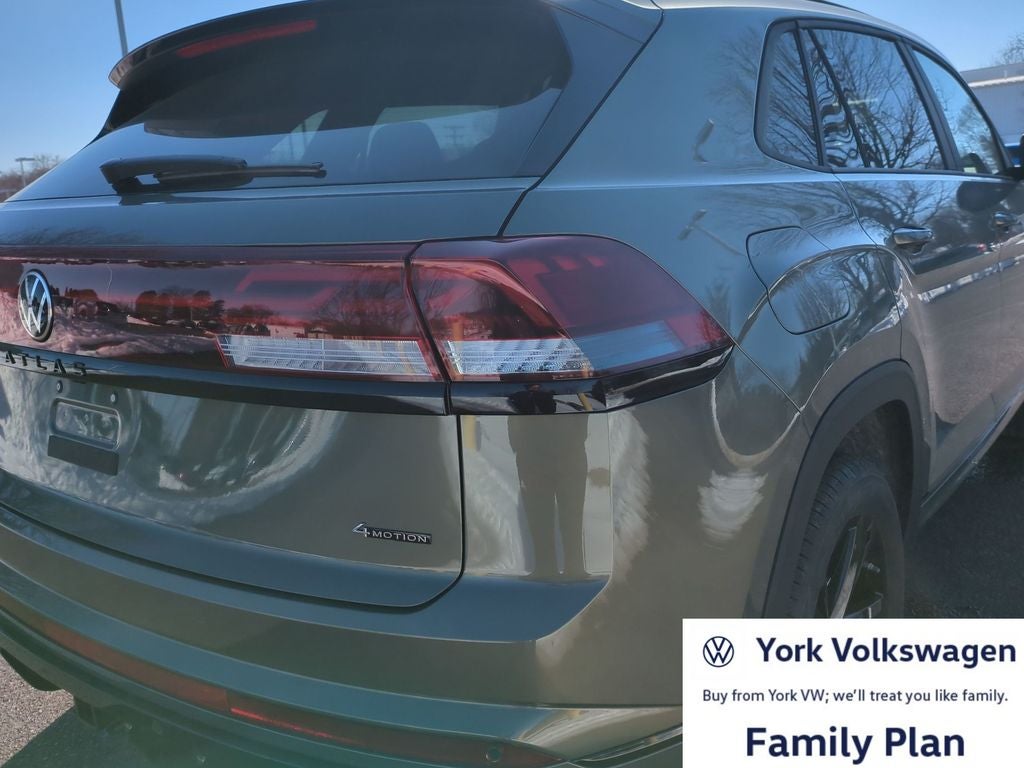 2026 Volkswagen Atlas Cross Sport 2.0T SEL R-Line Black