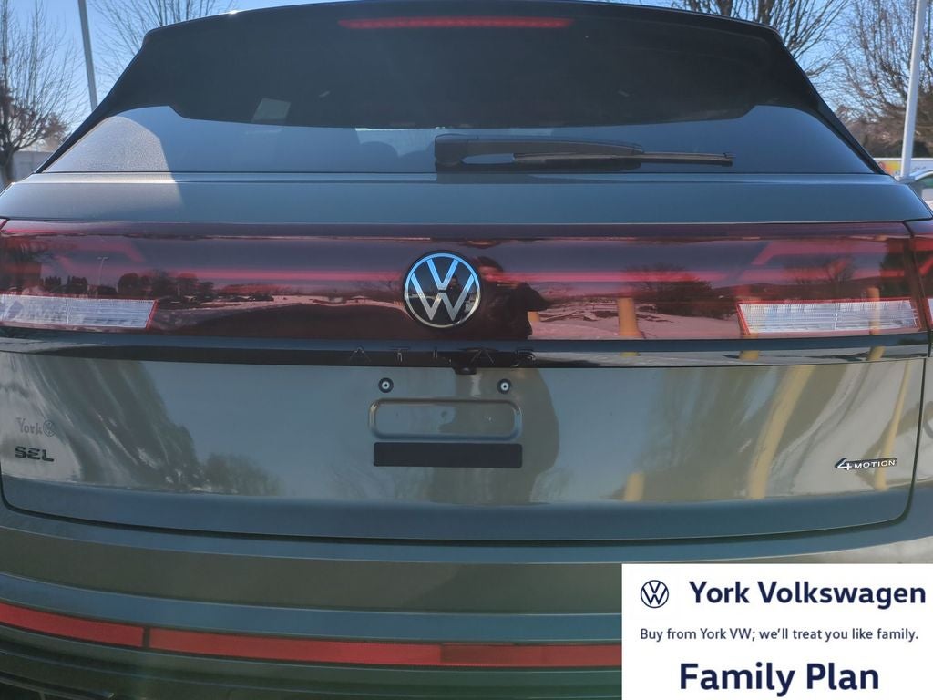 2026 Volkswagen Atlas Cross Sport 2.0T SEL R-Line Black