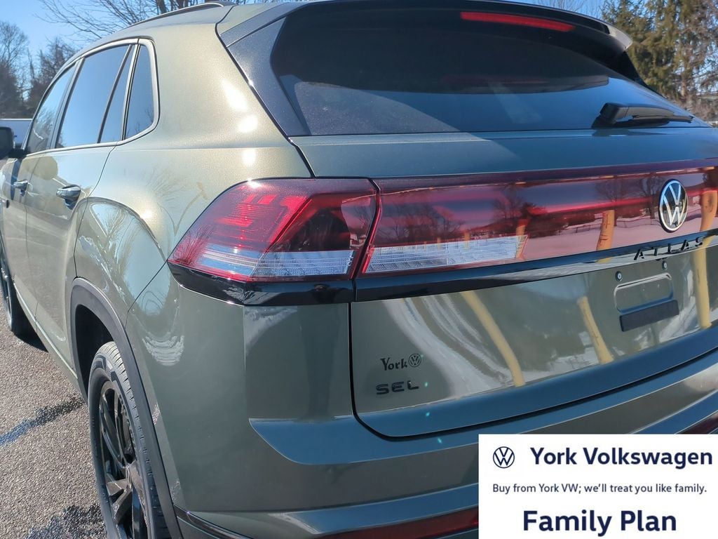 2026 Volkswagen Atlas Cross Sport 2.0T SEL R-Line Black
