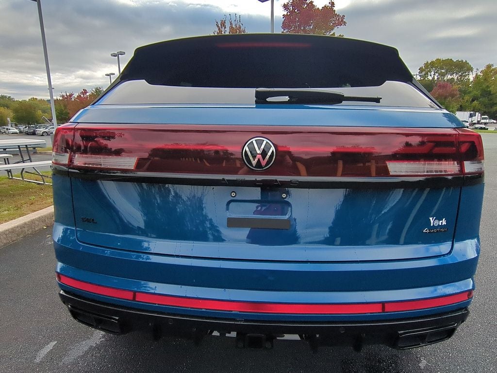 2026 Volkswagen Atlas Cross Sport 2.0T SEL R-Line Black