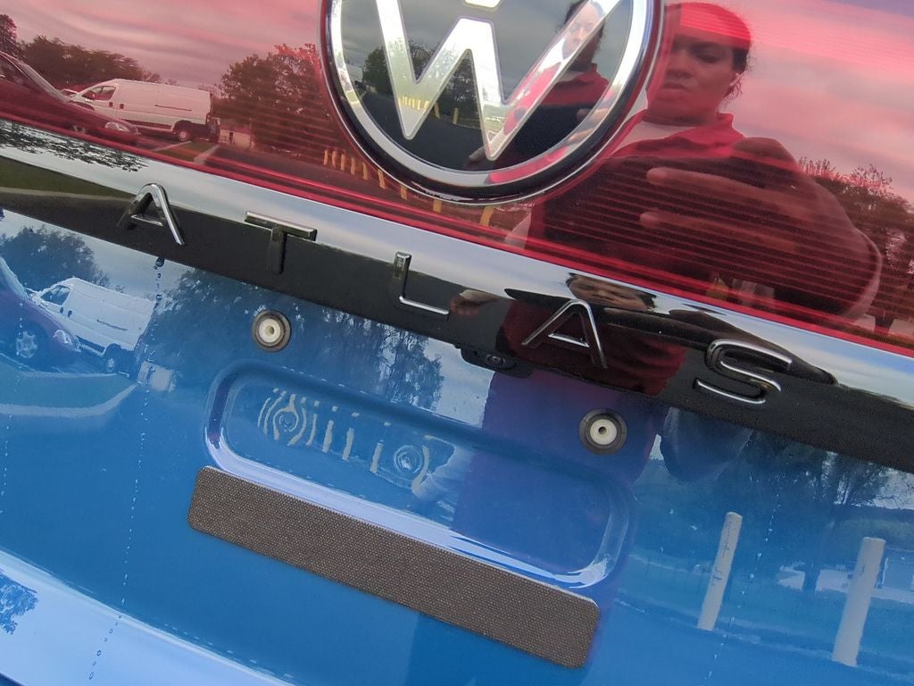 2026 Volkswagen Atlas Cross Sport 2.0T SEL R-Line Black