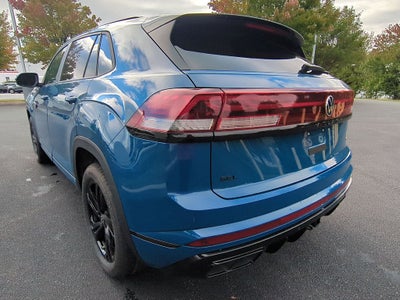2026 Volkswagen Atlas Cross Sport 2.0T SEL R-Line Black