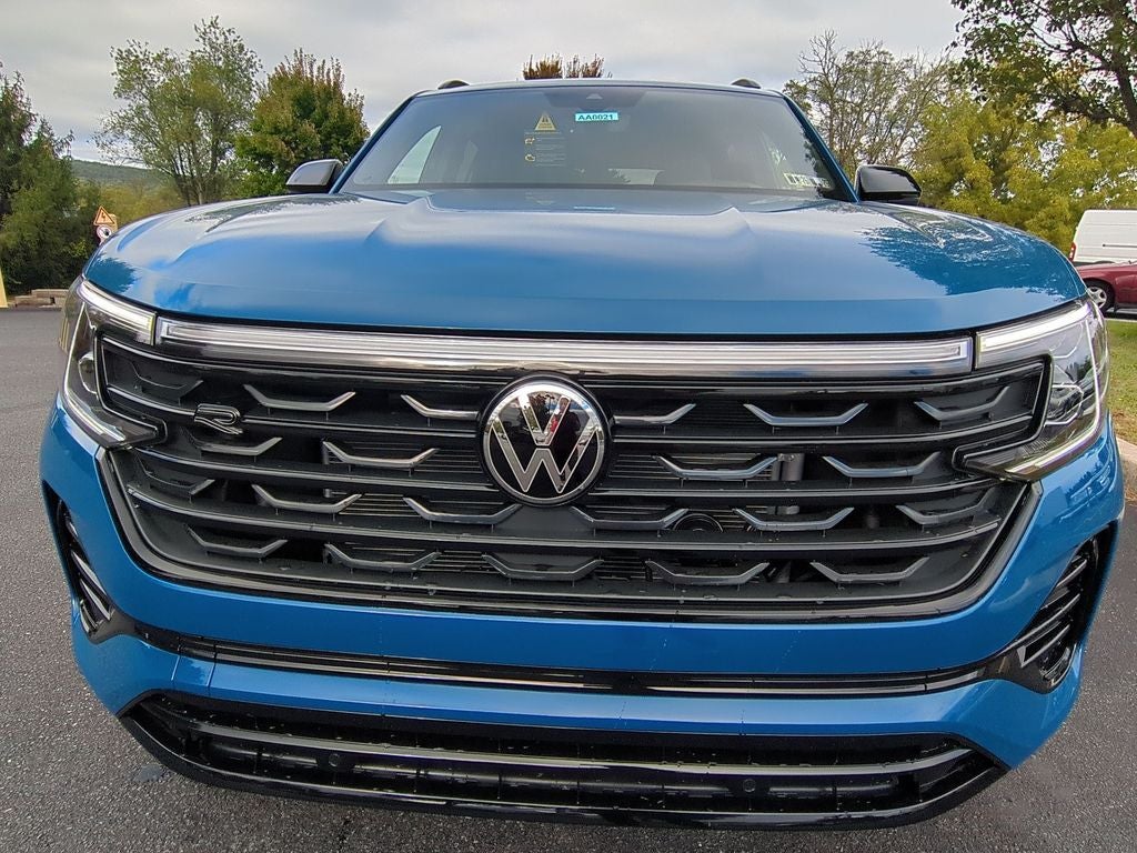 2026 Volkswagen Atlas Cross Sport 2.0T SEL R-Line Black