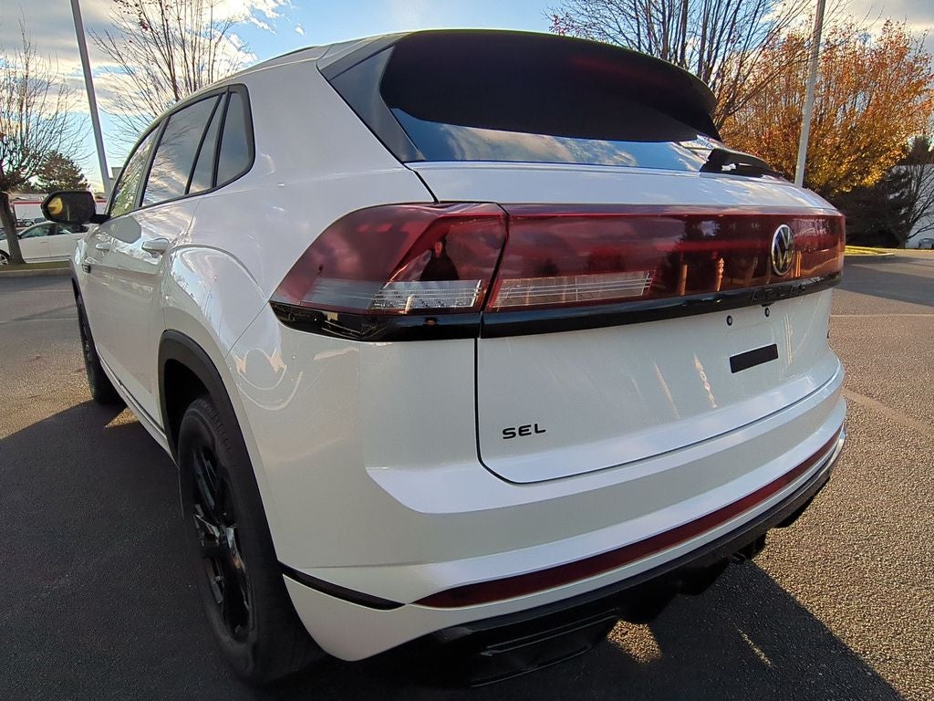 2026 Volkswagen Atlas Cross Sport 2.0T SEL R-Line Black