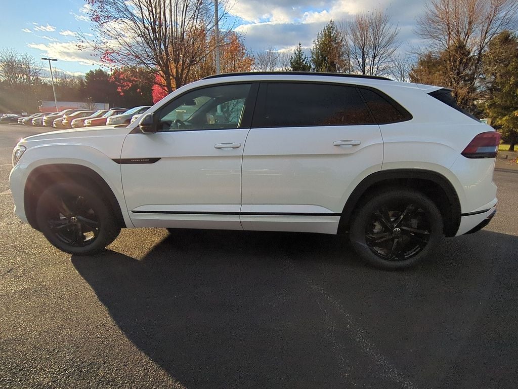 2026 Volkswagen Atlas Cross Sport 2.0T SEL R-Line Black