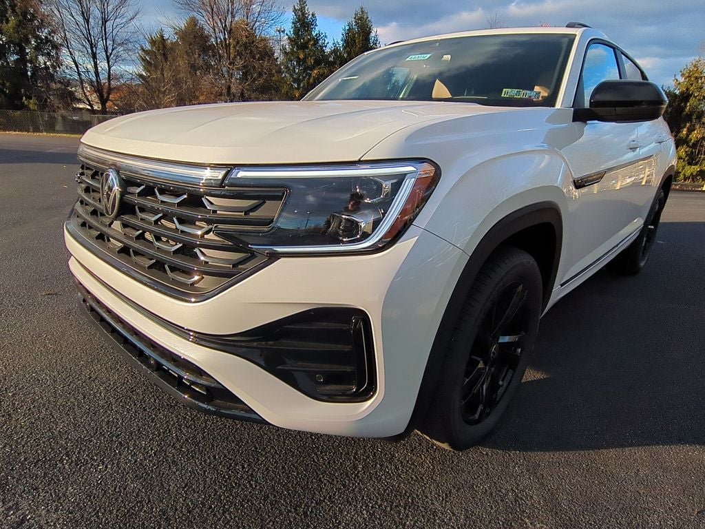 2026 Volkswagen Atlas Cross Sport 2.0T SEL R-Line Black