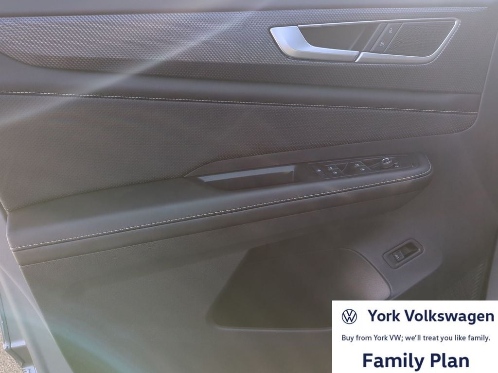 2026 Volkswagen Atlas Cross Sport 2.0T SEL R-Line Black