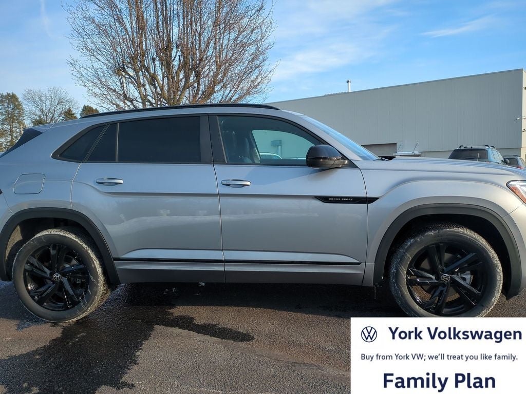 2026 Volkswagen Atlas Cross Sport 2.0T SEL R-Line Black