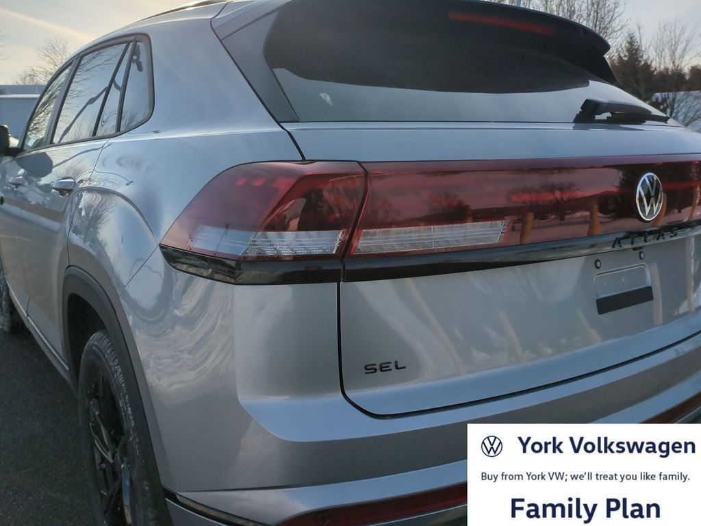 2026 Volkswagen Atlas Cross Sport 2.0T SEL R-Line Black