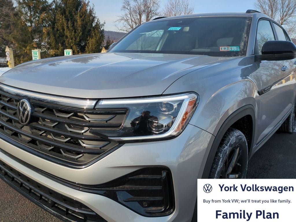 2026 Volkswagen Atlas Cross Sport 2.0T SEL R-Line Black