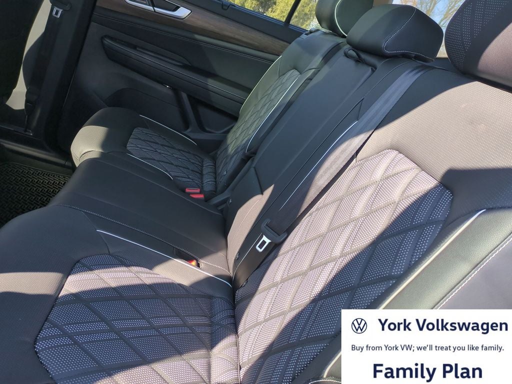 2026 Volkswagen Atlas 2.0T SEL Premium R-Line