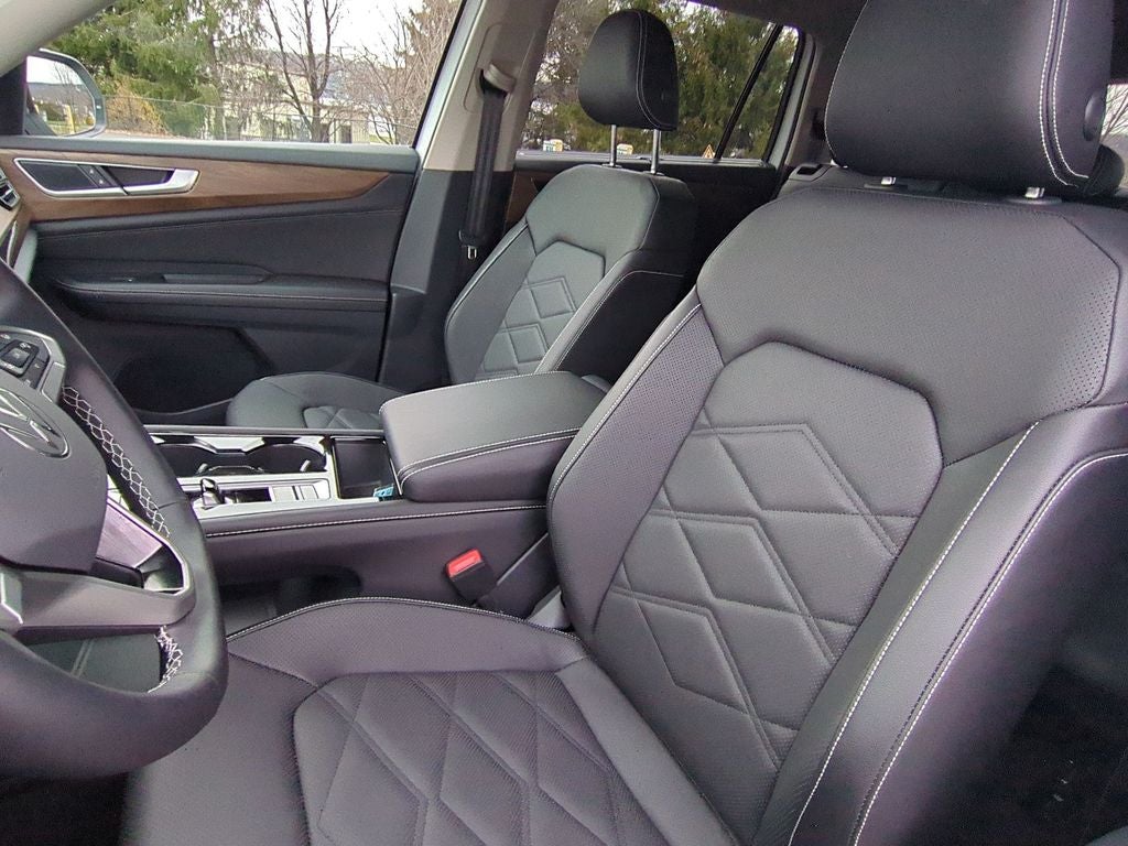 2025 Volkswagen Atlas 2.0T SE w/Technology