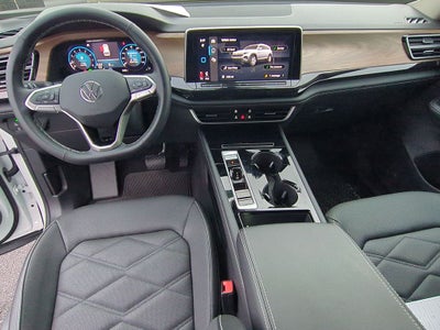 2025 Volkswagen Atlas 2.0T SE w/Technology