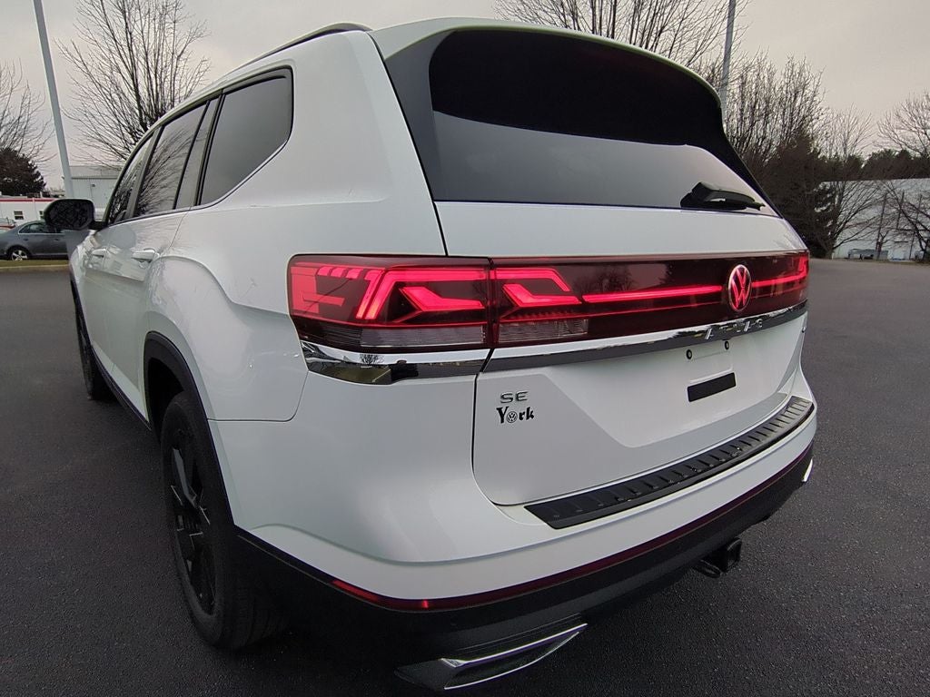 2025 Volkswagen Atlas 2.0T SE w/Technology