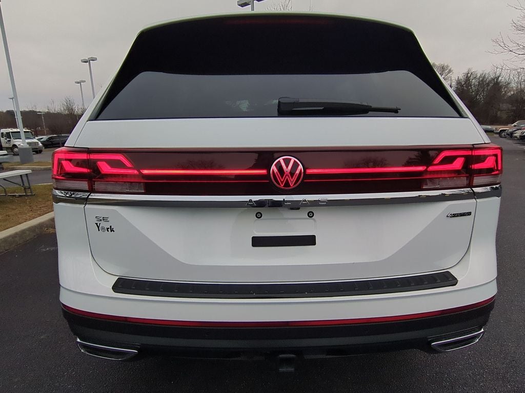 2025 Volkswagen Atlas 2.0T SE w/Technology