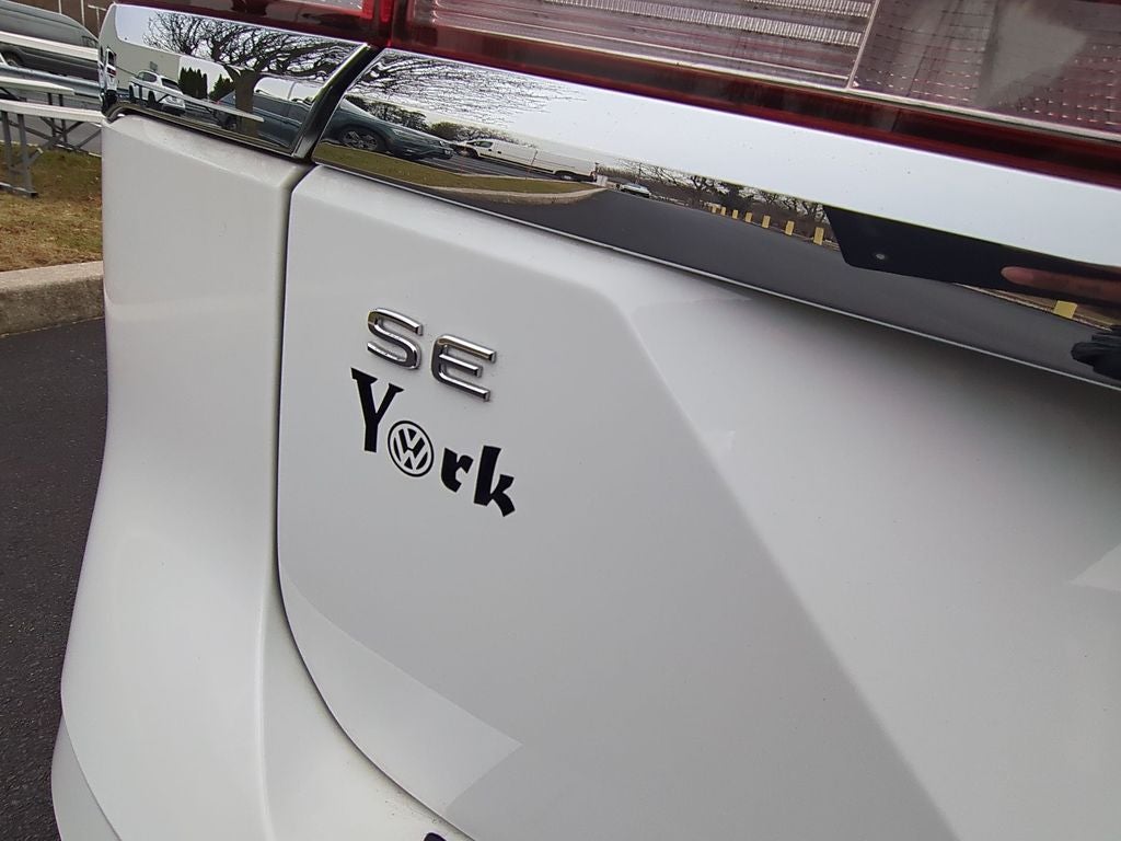 2025 Volkswagen Atlas 2.0T SE w/Technology