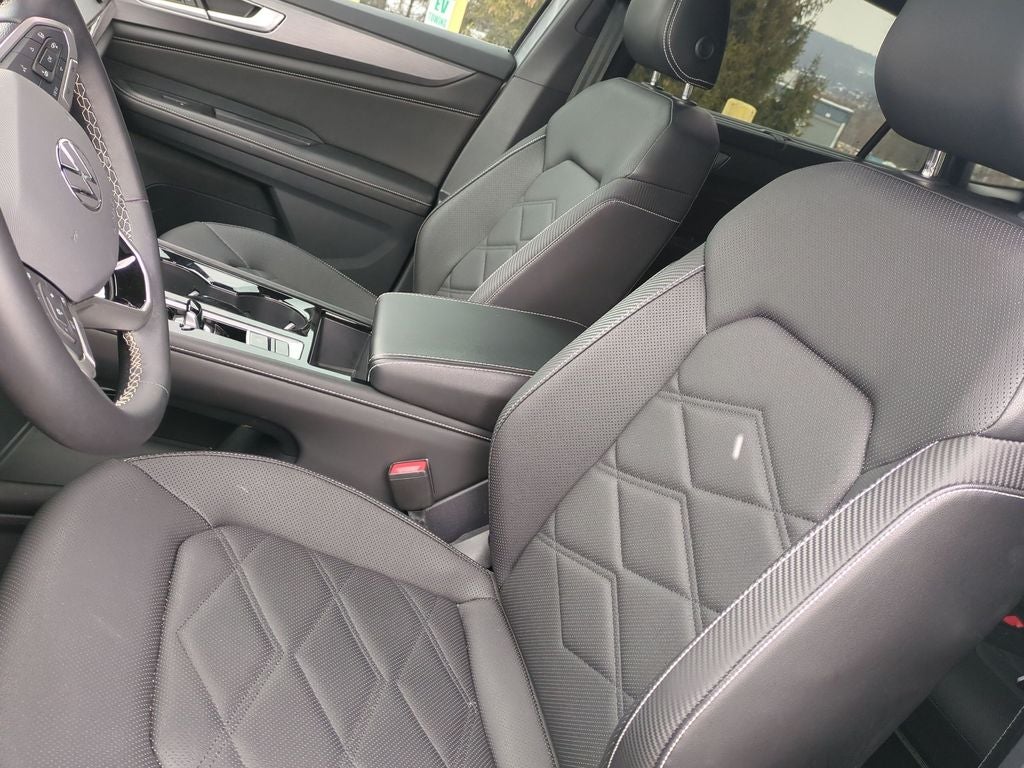 2024 Volkswagen Atlas Cross Sport 2.0T SE w/Technology