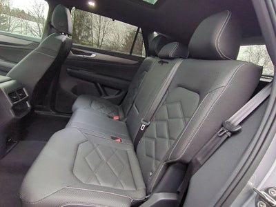 2025 Volkswagen Atlas Cross Sport 2.0T SE w/Technology