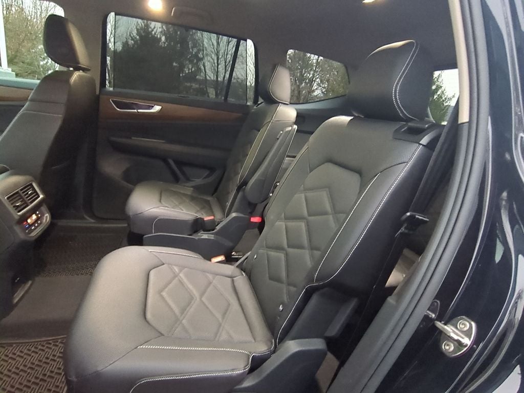 2025 Volkswagen Atlas 2.0T SE w/Technology