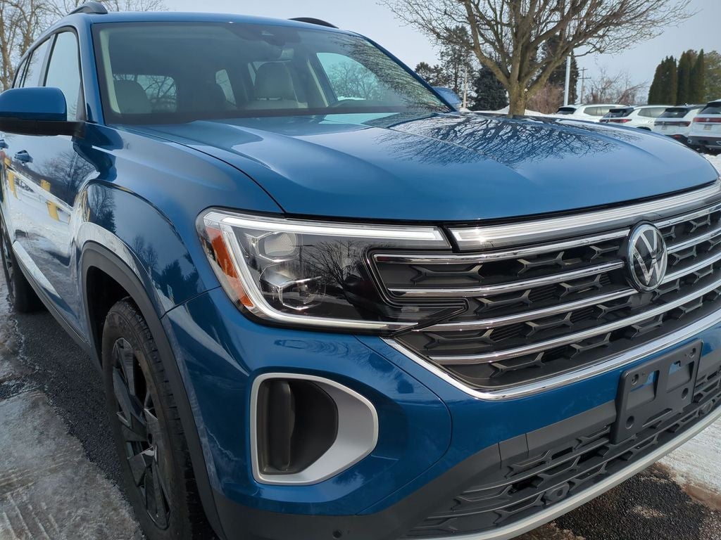 2025 Volkswagen Atlas 2.0T SE w/Technology