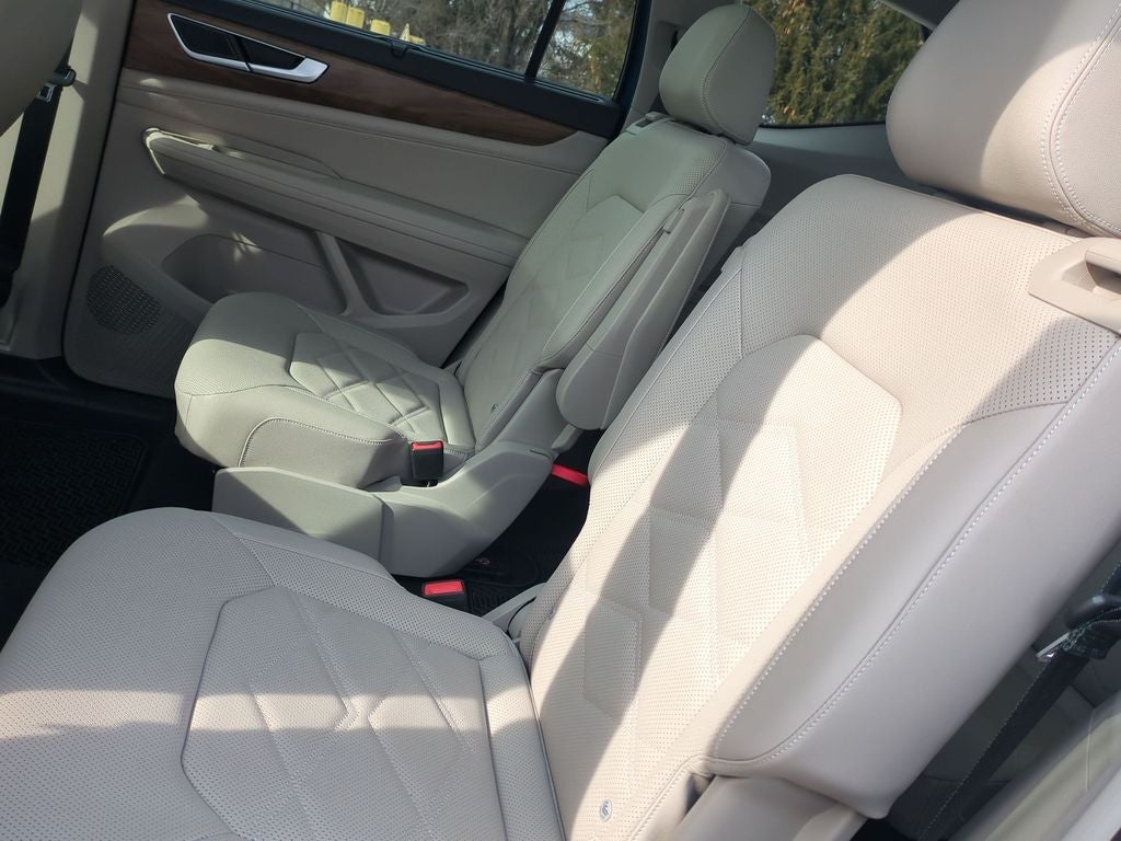 2025 Volkswagen Atlas 2.0T SE w/Technology