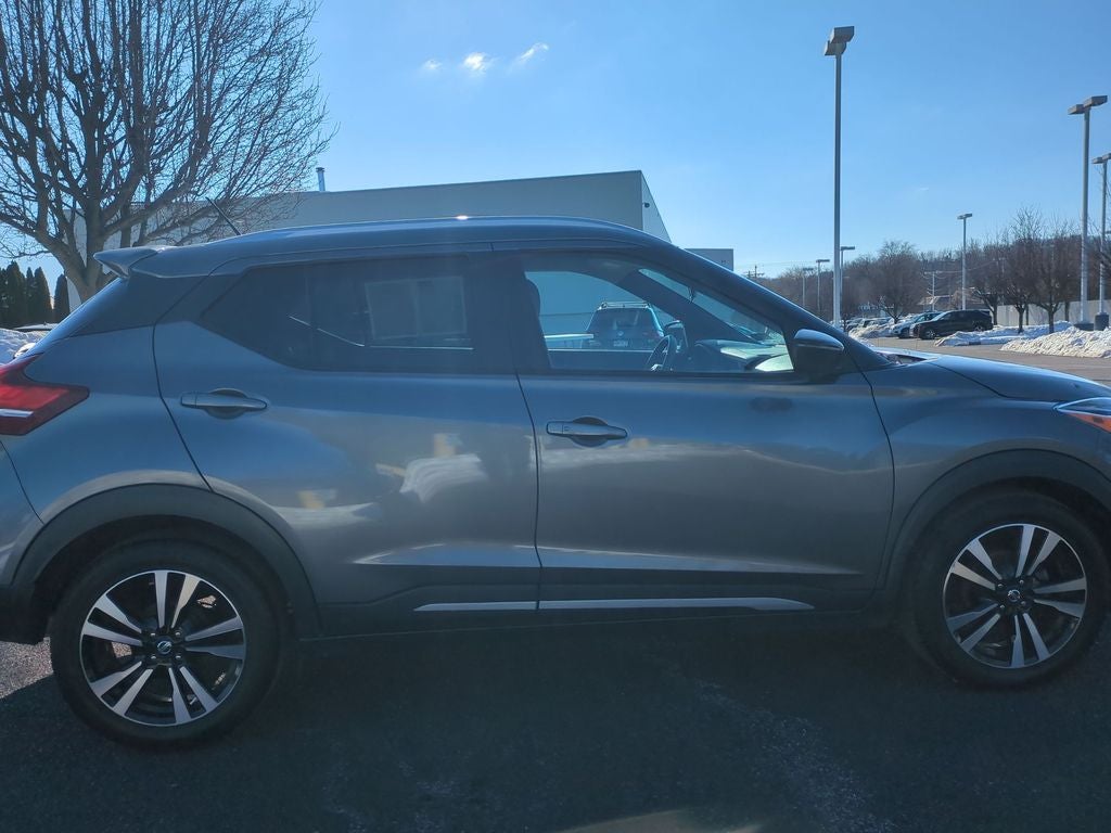 2020 Nissan Kicks SR