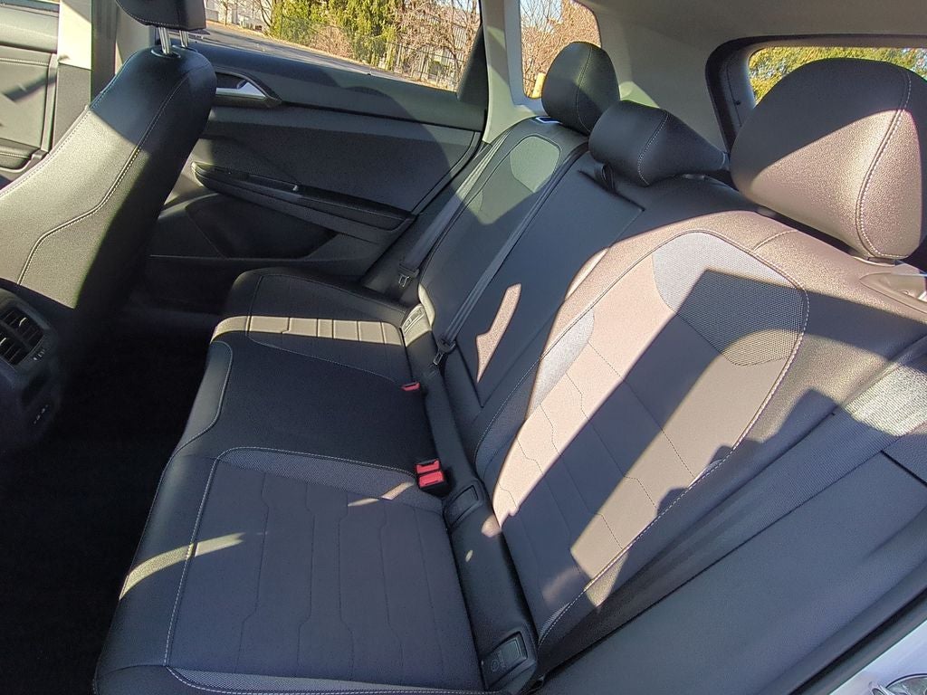 2026 Volkswagen Taos 1.5T SE Black