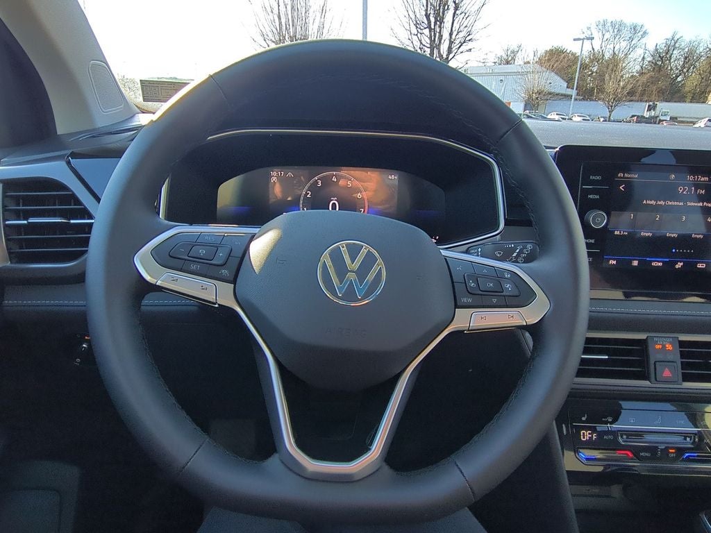 2026 Volkswagen Taos 1.5T SE Black