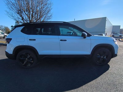 2026 Volkswagen Taos 1.5T SE Black