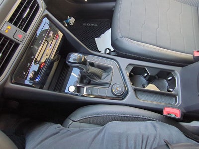 2026 Volkswagen Taos 1.5T SE Black