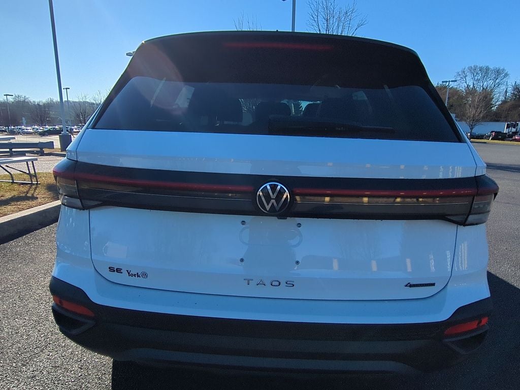 2026 Volkswagen Taos 1.5T SE Black