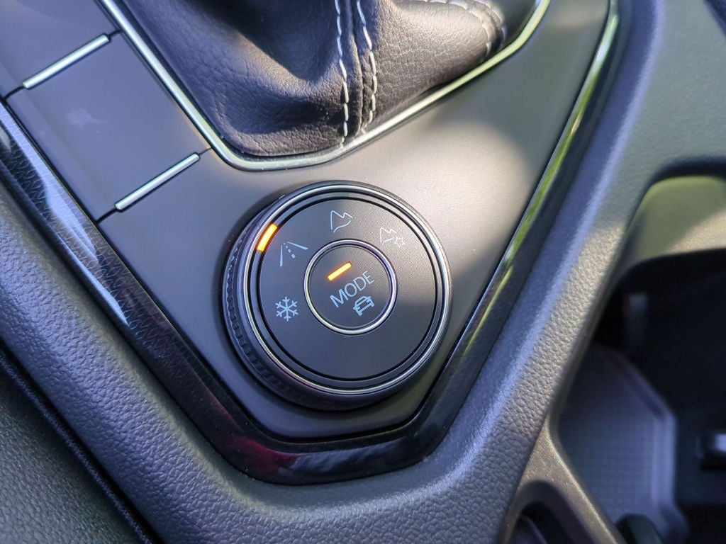 2025 Volkswagen Taos 1.5T SE Black