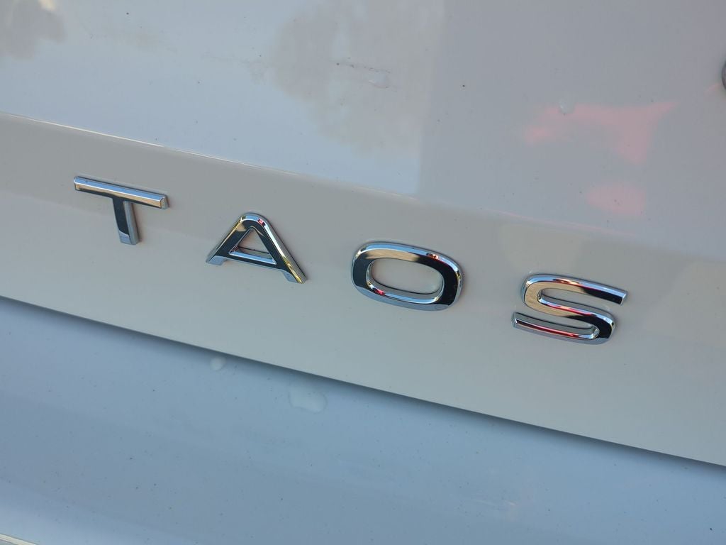 2025 Volkswagen Taos 1.5T SE Black