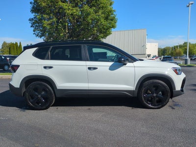 2025 Volkswagen Taos 1.5T SE Black