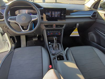 2026 Volkswagen Taos 1.5T SE Black