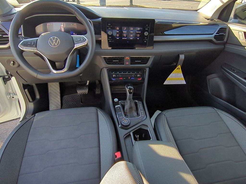 2026 Volkswagen Taos 1.5T SE Black