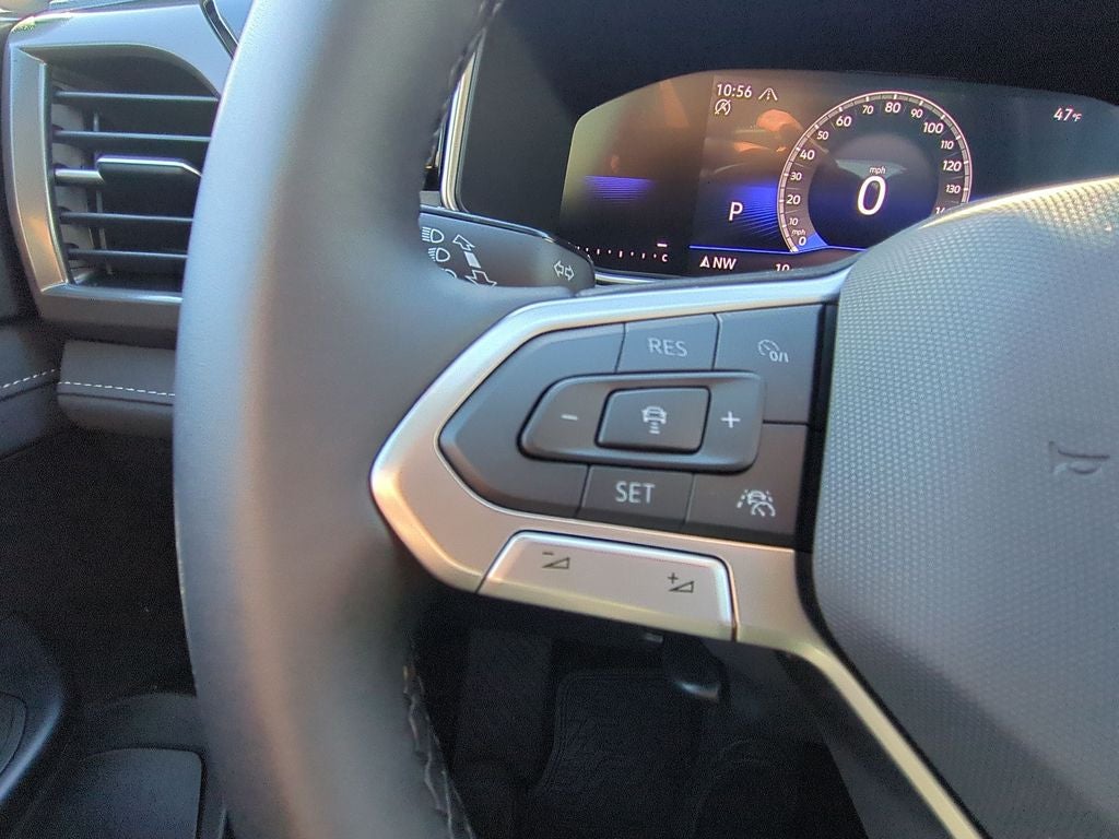 2026 Volkswagen Taos 1.5T SE Black