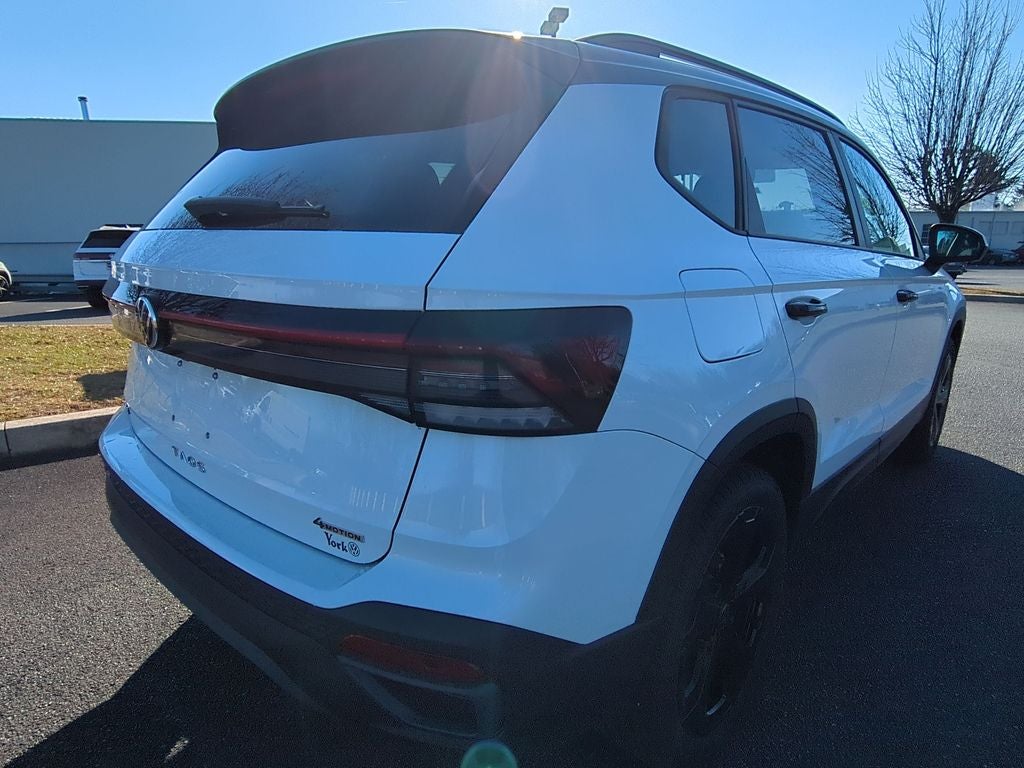 2026 Volkswagen Taos 1.5T SE Black