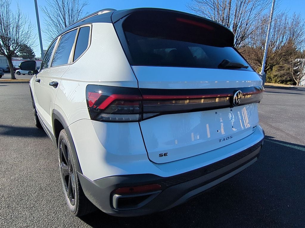 2026 Volkswagen Taos 1.5T SE Black