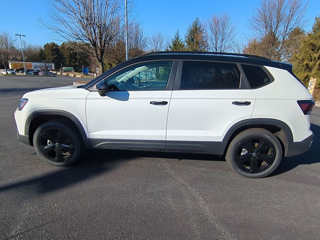 2026 Volkswagen Taos 1.5T SE Black