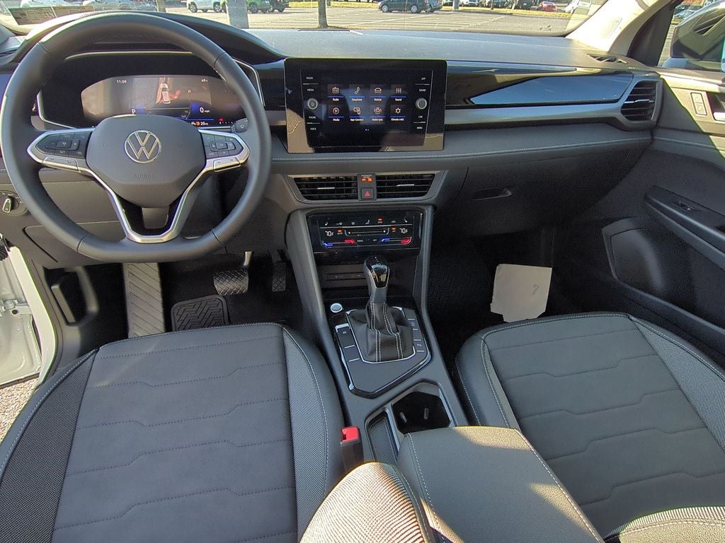 2026 Volkswagen Taos 1.5T SE Black