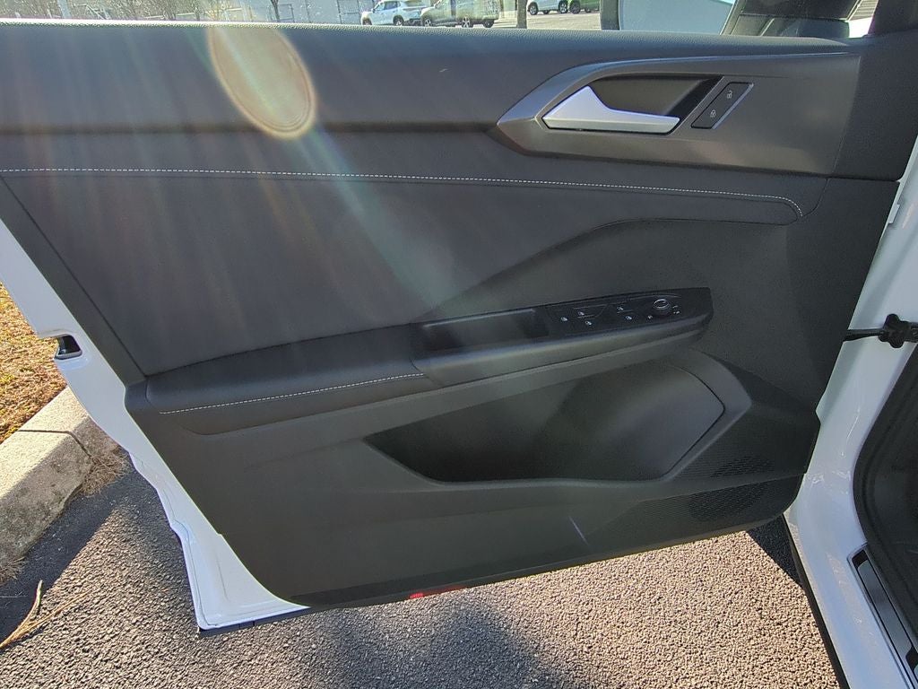 2026 Volkswagen Taos 1.5T SE Black