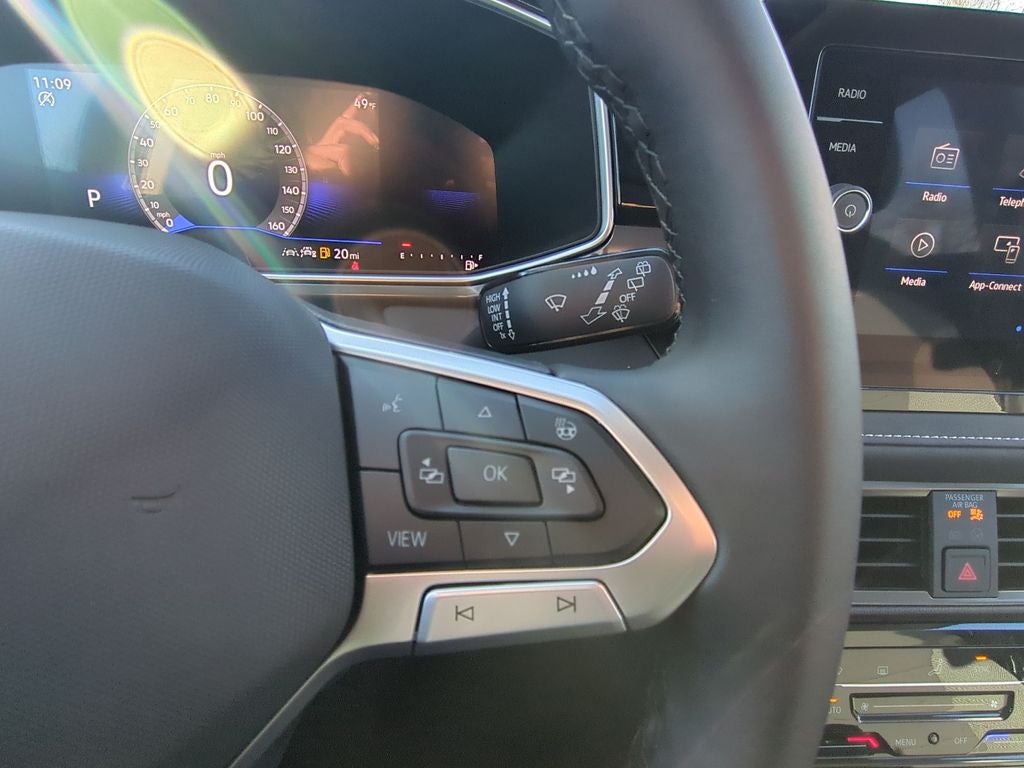 2026 Volkswagen Taos 1.5T SE Black