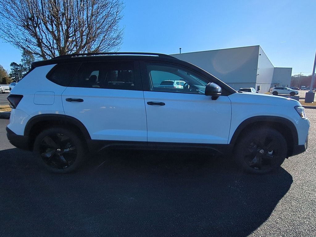 2026 Volkswagen Taos 1.5T SE Black