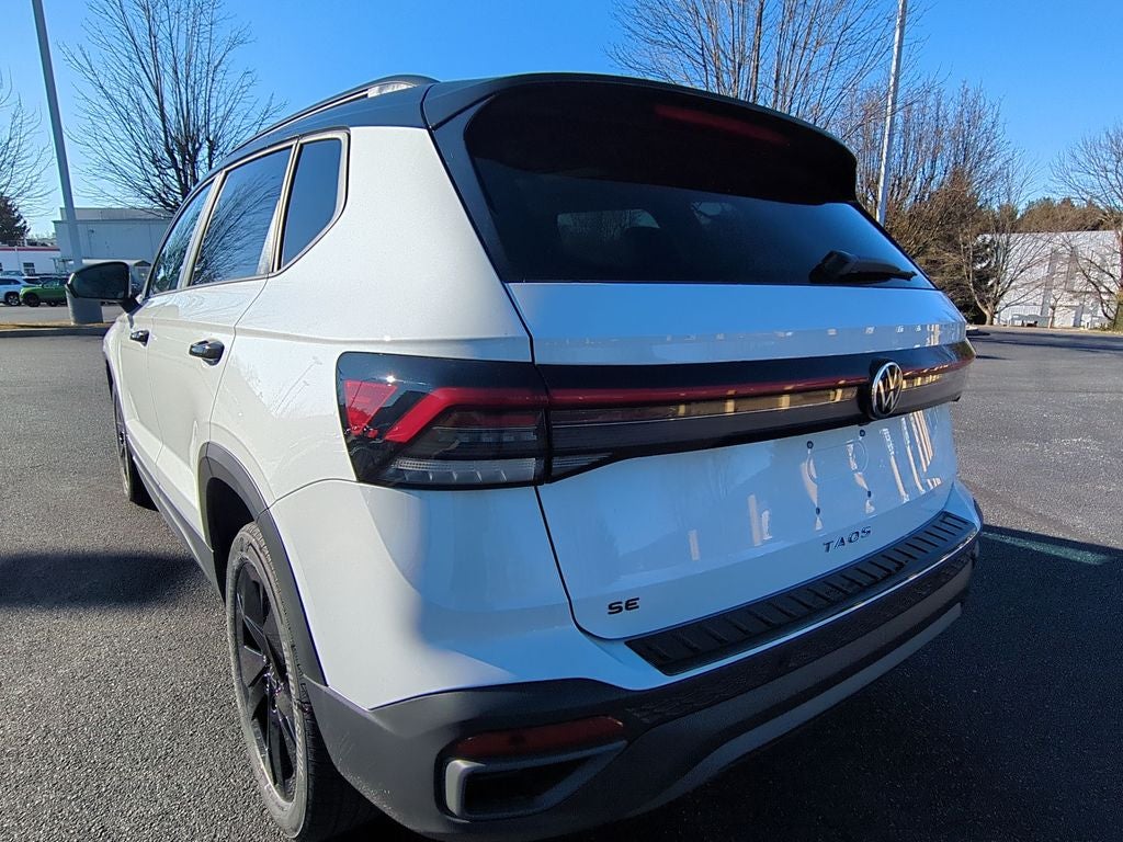2026 Volkswagen Taos 1.5T SE Black