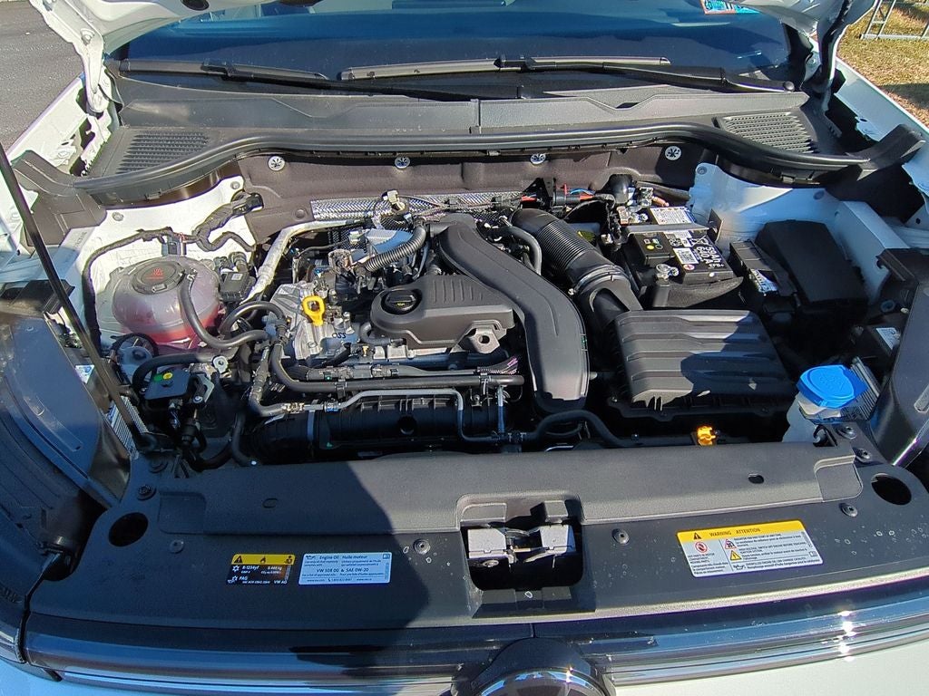 2026 Volkswagen Taos 1.5T SE Black